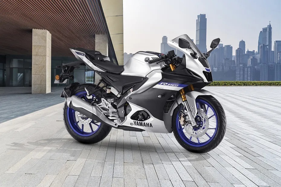 Yamaha R15 V4: एकदम Ultra और धाकड़ बाइक, जानिए कीमत और फीचर्स - Apni Aawaj